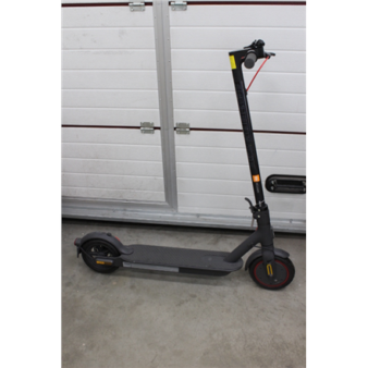 SALE OUT. Xiaomi Mi Electric Scooter Pro 2 (Black) | Xiaomi Mi Electric Scooter Pro 2 | 600 W | 25 km/h | 6 month(s) | Black | WITHOUT ORIGINAL PACKAGING, MISSING: ACCESSORIES AND SOME INNER PACKAGING